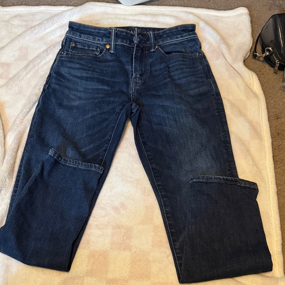 American Eagle Outfitters Athletic Fit Dark Blue Jeans